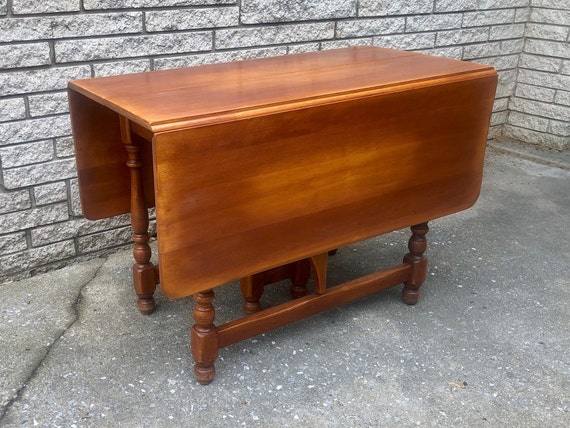 Walter of wabash 2024 oak dining table