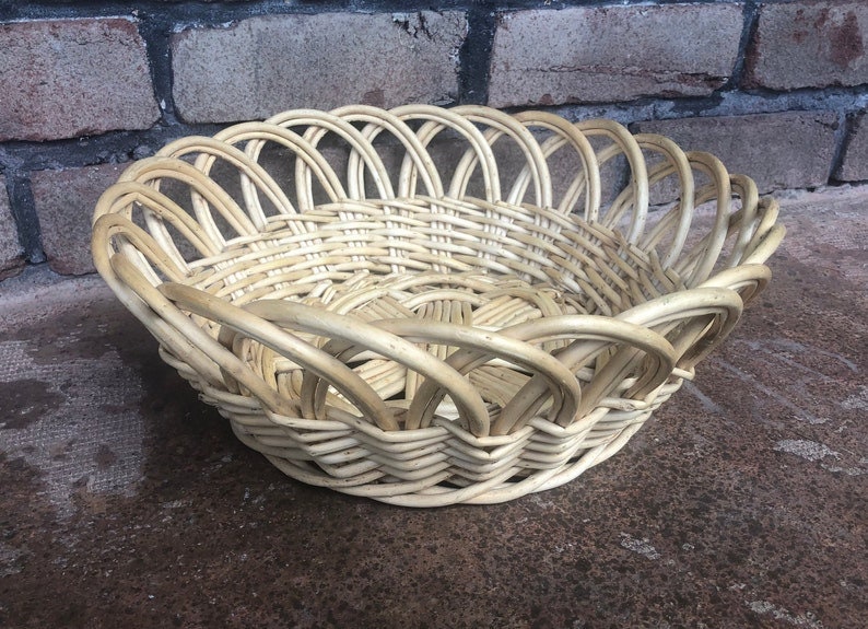 Vintage Round Wicker Basket Light Colored Woven Basket Wall - Etsy