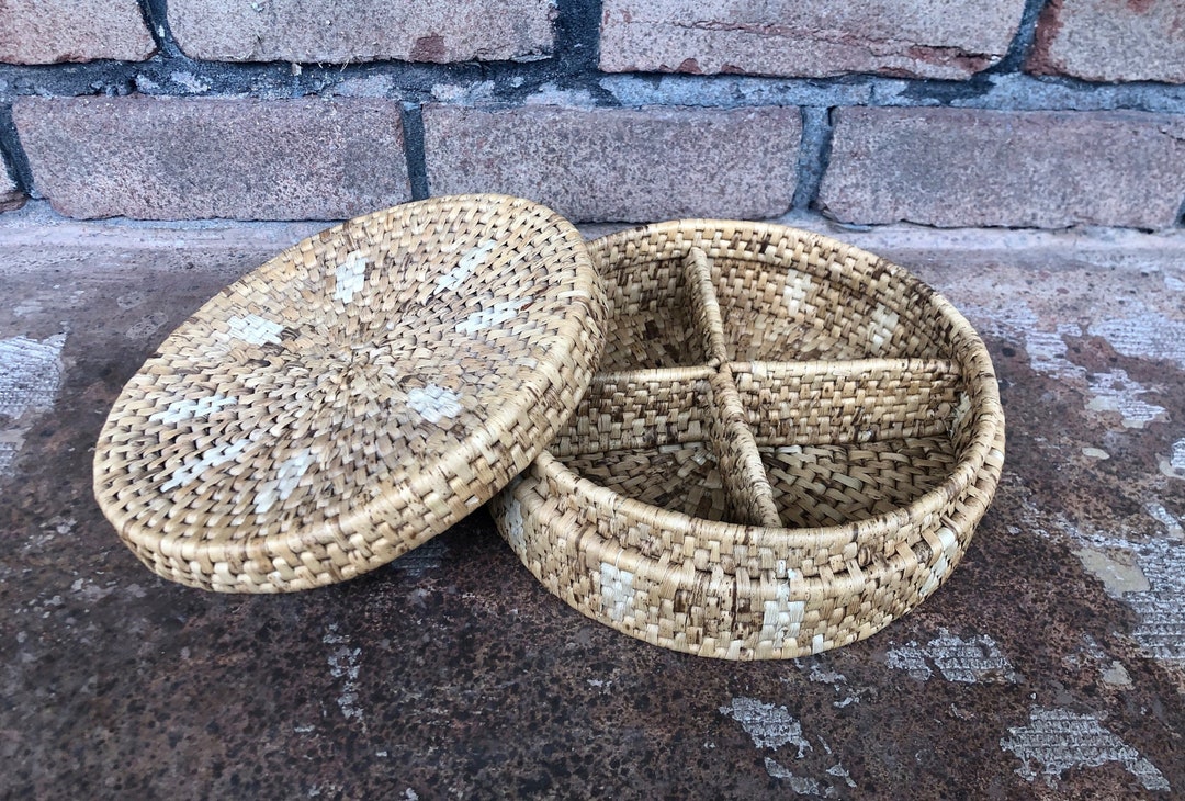 Vintage Woven Basket With Lid, Divided Storage Basket, Round Basket ...
