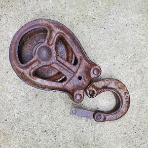 Antique Cast Iron Barn Pulley