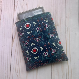 Dark Blue Floral Kindle Sleeve | Book Sleeve | Book Pouch | Book Cover | Padded Book Sleeve | Book Protector