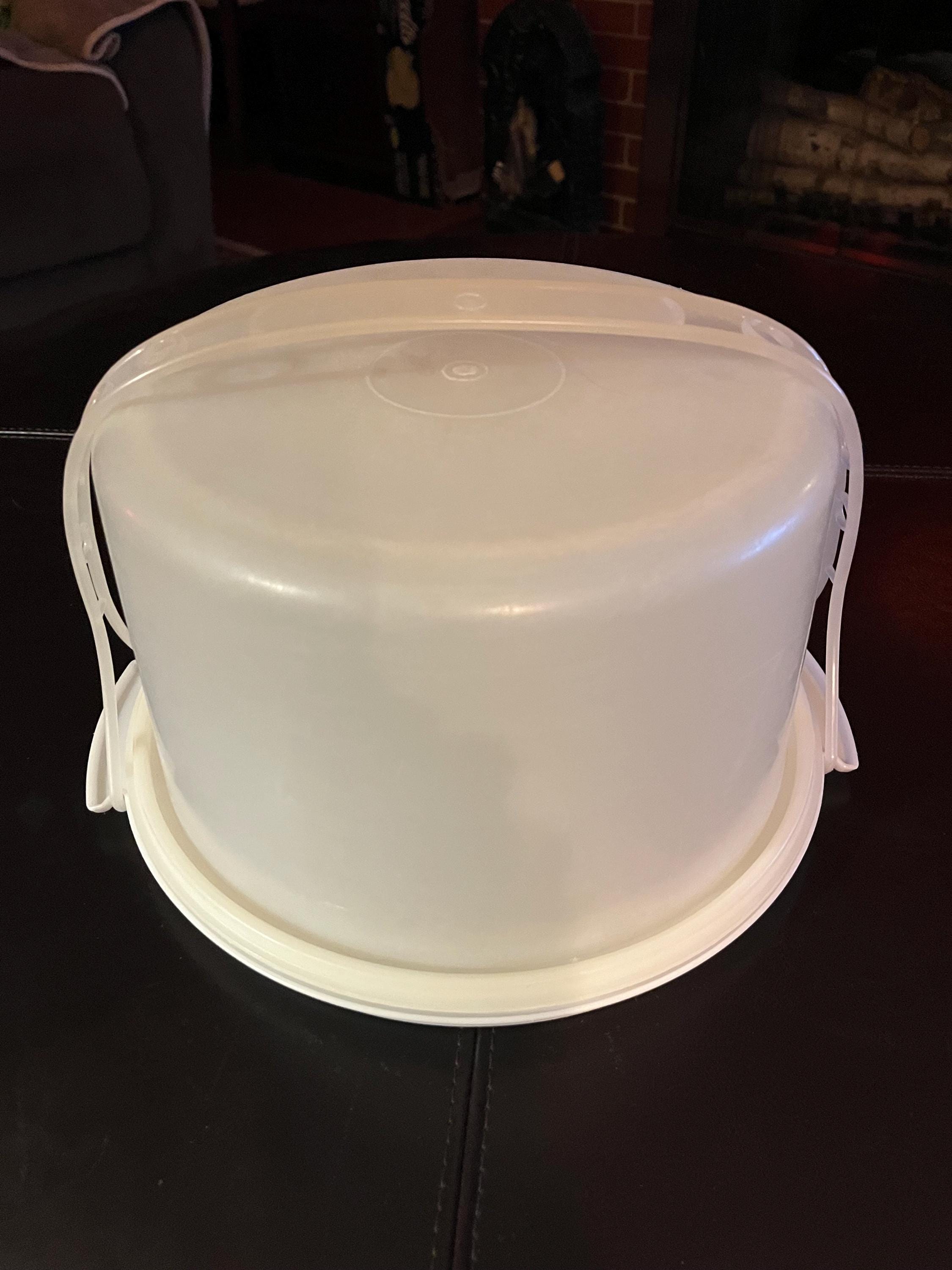 Tupperware タッパーウェア 保存容器 ハンドル付き　ケーキキャリア Amazon｜Tupperware 長方形ケーキテイクカー - 食器洗い機使用可 & BPA