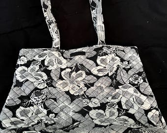 Vera Bradley-Bedford Blooms print-Large Tote Bag in Signature Cotton