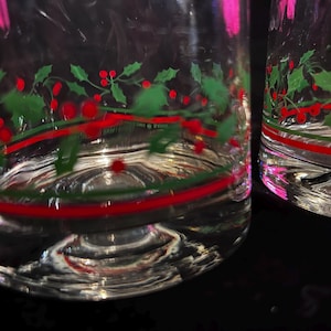 Arby&#39;s Vintage-1984 Christmas Collection-Holly and Berry Tumblers-Set of 2