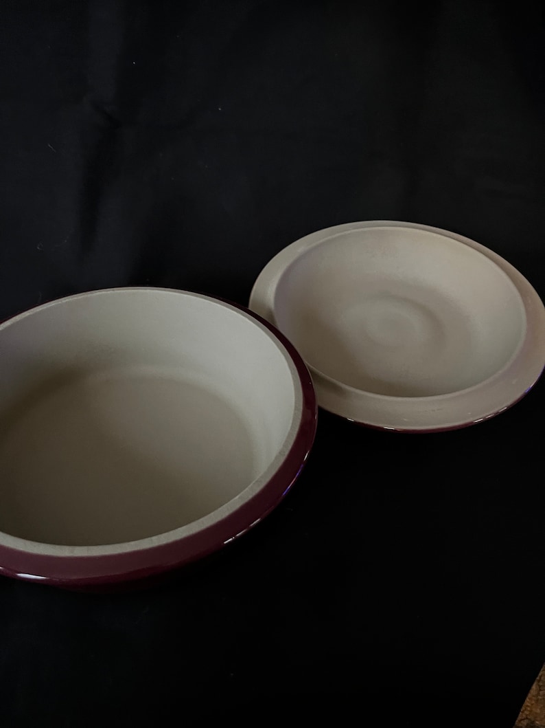 Pampered Chef Stoneware 6C 1.5L Round Cranberry Covered Baker/Dish image 3