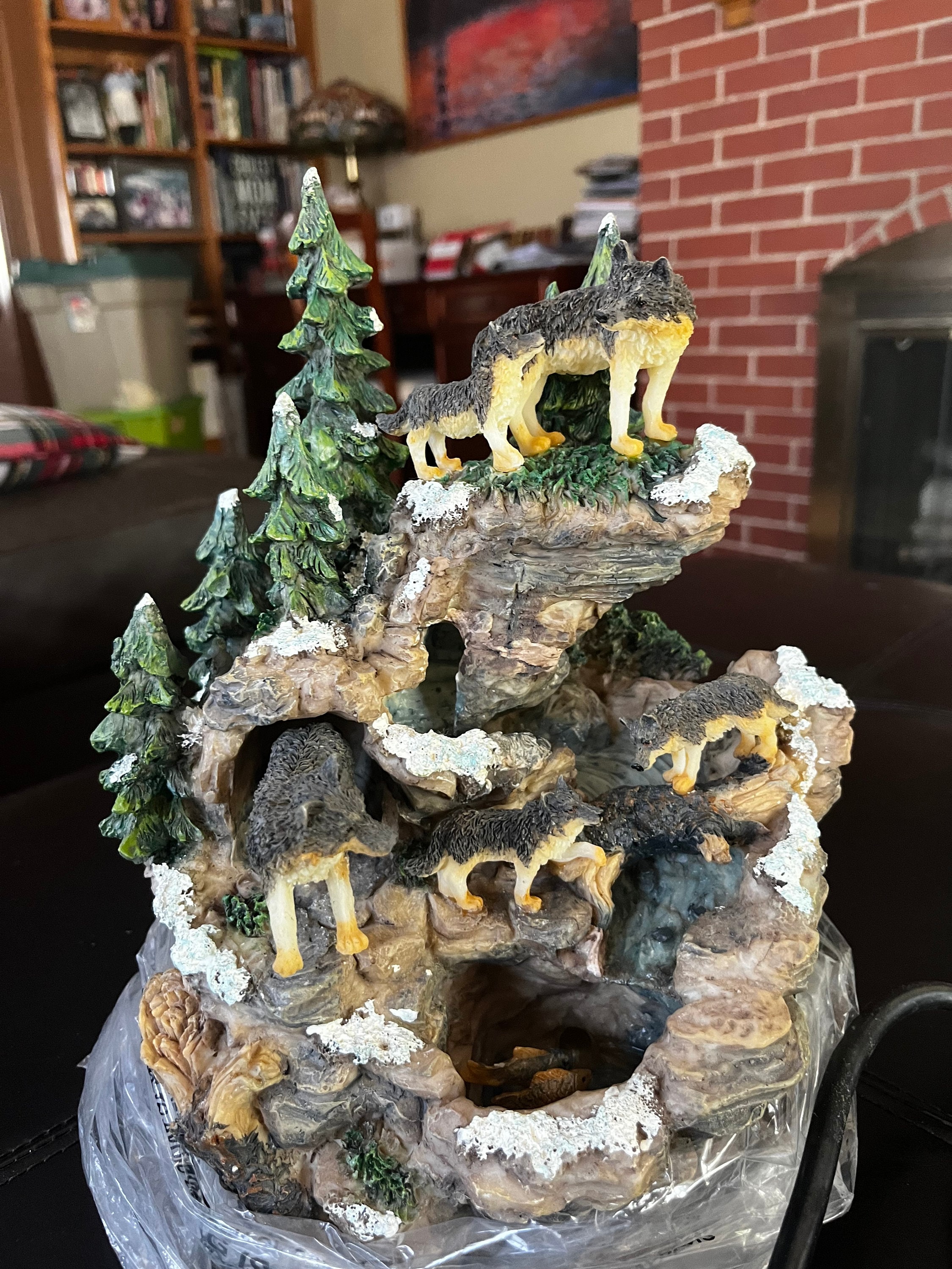 Musical Animated-wolf Pack Water Fountain -vintage-classic