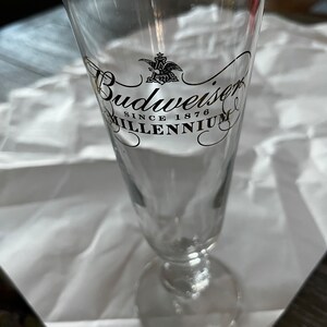 バドワイザービール - ミレニアム - 1876年以来 - 足付きボール - 金縁