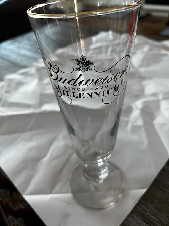 バドワイザービール - ミレニアム - 1876年以来 - 足付きボール - 金縁