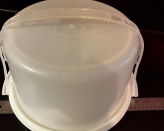Tupperware タッパーウェア 保存容器 ハンドル付き　ケーキキャリア Amazon｜Tupperware 長方形ケーキテイクカー - 食器洗い機使用可 & BPA