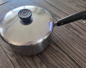 Revere Ware - Cacerola de 2 cuartos con tapa - Fondo revestido de cobre - Doble círculo - Anterior a 1968