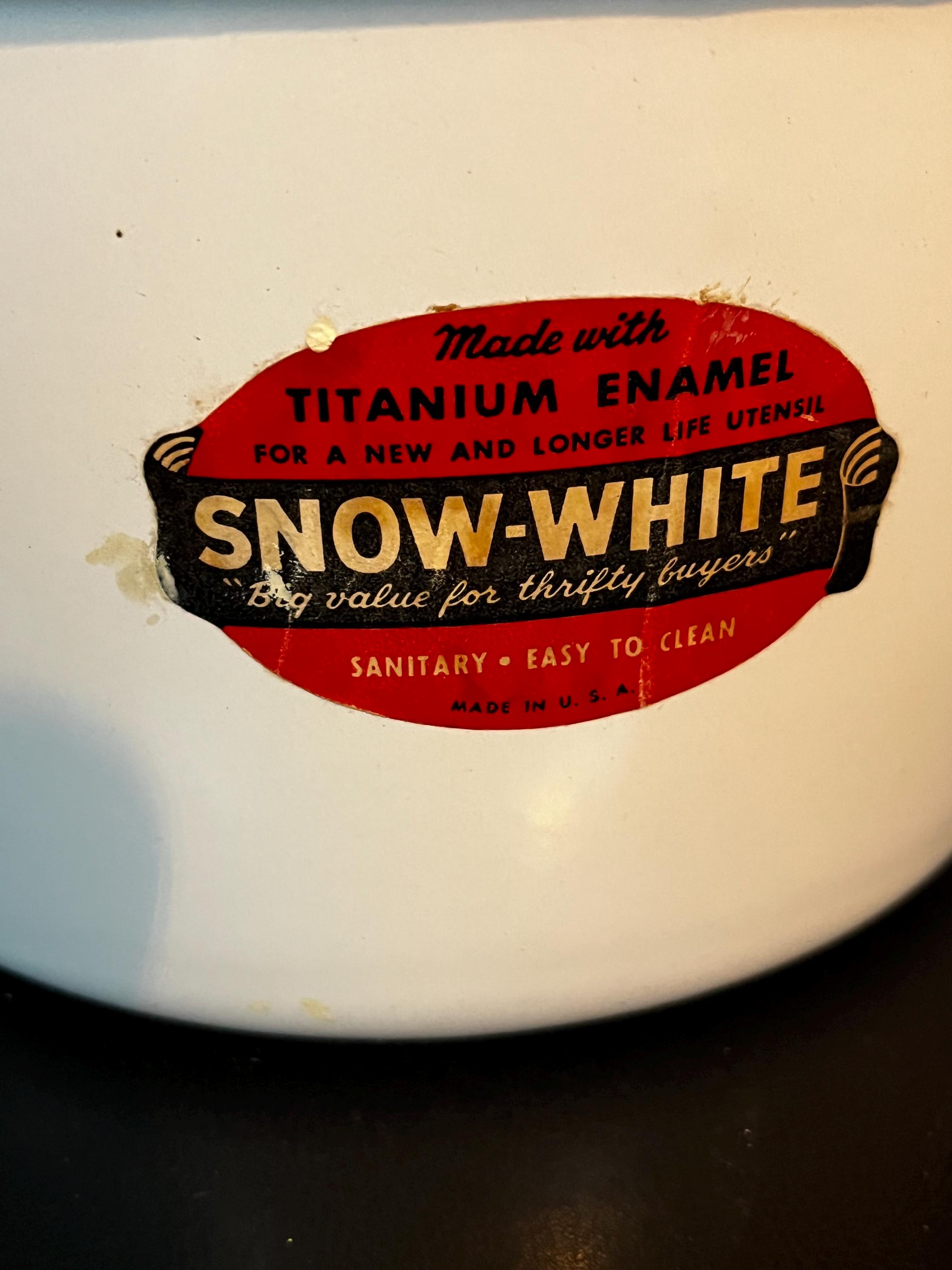 Snow-white-vintage-enamel Bowl/pot W/handles, W/red Trim - Etsy