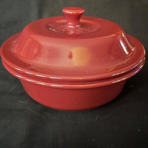 Pampered Chef Stoneware 6C 1.5L Round Cranberry Covered Baker/Dish image 1