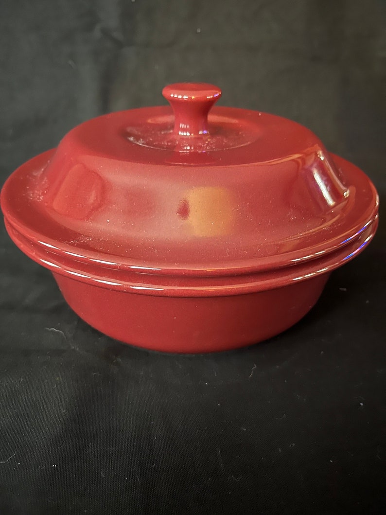 Pampered Chef Stoneware 6C 1.5L Round Cranberry Covered Baker/Dish image 1