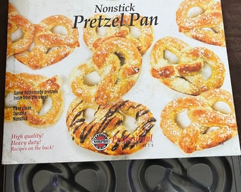 Norpro NEW-Nonstick Pretzel Pan-# 3988- 6 Pretzels Size-w/Recipes