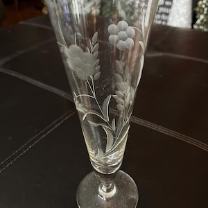 1930s Japanese Hand Etched Floral Design Flower Leaf Motif Crystal
