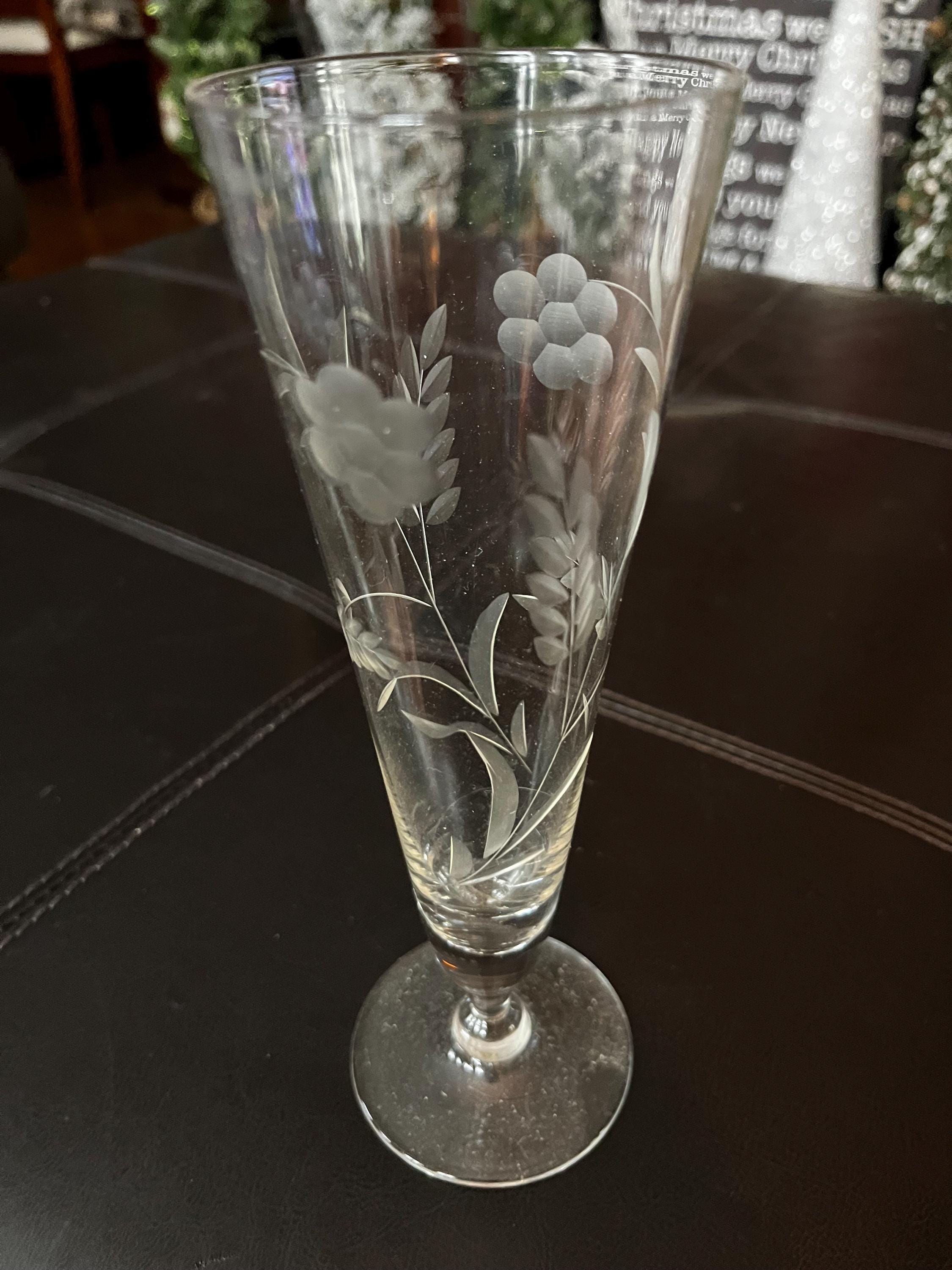 1930s Japanese Hand Etched Floral Design Flower Leaf Motif Crystal