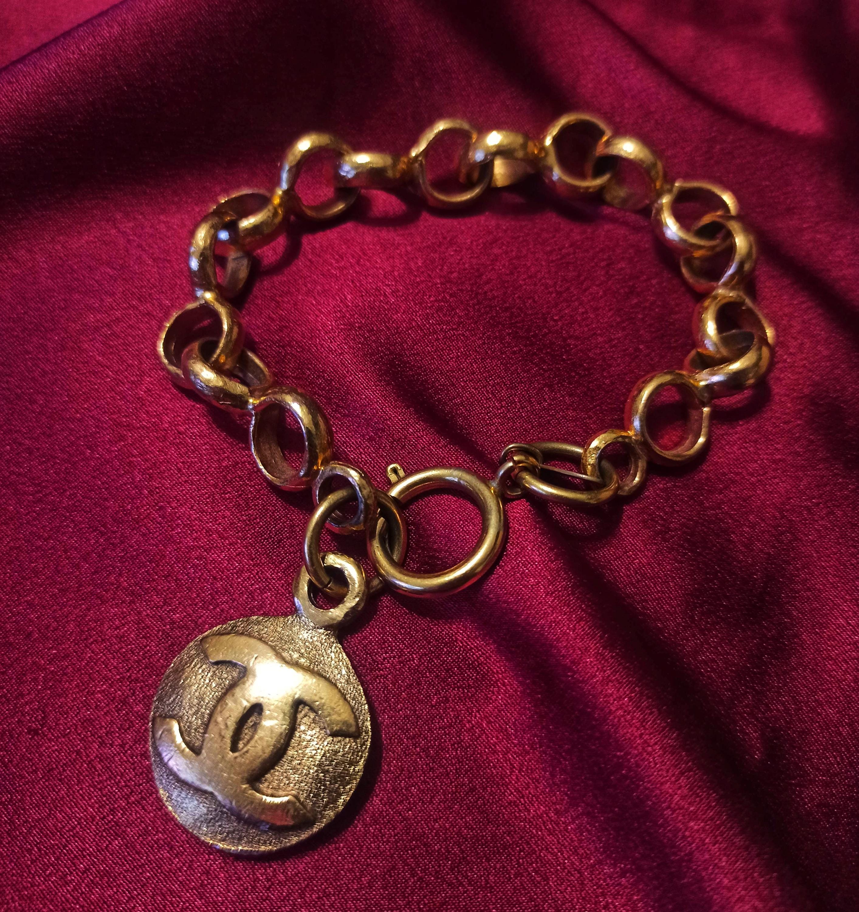 Charm bracelet chanel - Etsy 日本 Charm bracelet chanel - Etsy 日本