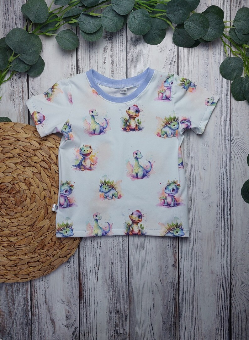 T-Shirt 56-116 für Babys/Kinder Genähtes Shirt, Handmade Kleidung mit Personalisierung, Geschenk für Jungen/Mädchen, Sommer, Dinos Bild 1