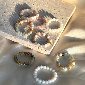 bysuzi - beaded ring / handmade jewelry / colorful beads / minimalist jewelry / natural crystal faceted beads / elastic