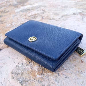 Small Leather Trifold Wallet For Ladies. Сute Cardholder Handmade In Italy. Minimalist Coin Purse