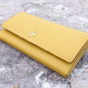 Cartera grande de piel para mujer. Hecha a mano en Italia. Tarjetero y monedero