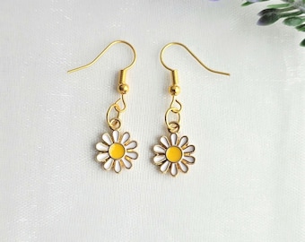 Daisy Dangle Earrings-Flower Earrings-Gold Plated Wire hook