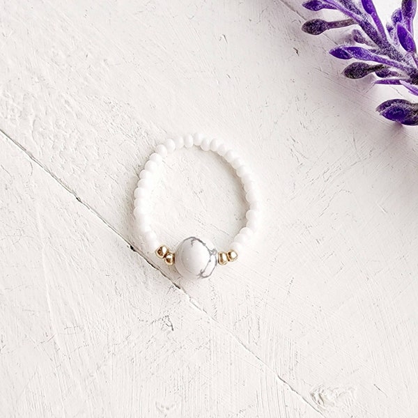 White Howlite Bead Ring-Stretchy Bead Ring-Anxiety Ring-Calming Ring-Cute Bead Ring-Gemstone Ring-Calming Ring for Women