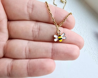 Dainty Bee Necklace-Honey Bee Necklace-Bee Lover Gift-Bee Jewelry-Gold Charm Necklace-Gift for Women