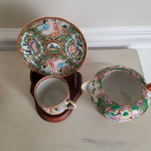 Rose Medallion shops 4 Piece Set
