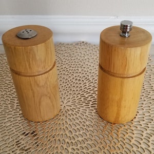 Vintage OLDE THOMPSON Salt Shaker and Pepper Grinder Set/Salt and Pepper Shakers/Wooden