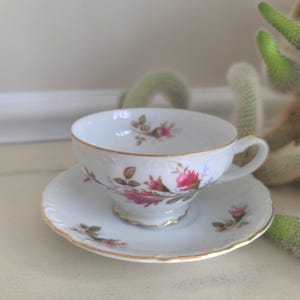 ROYAL ROSE Bone China Teacup and Saucer Set