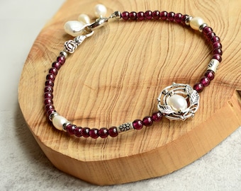 Pulsera de granate natural / Plata de ley de Bali oxidada / Pulsera de granate delicado y perla real / Pulsera de corona con cierre de gancho de rosa