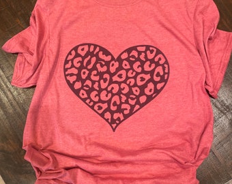 Camiseta Corazón de Leopardo