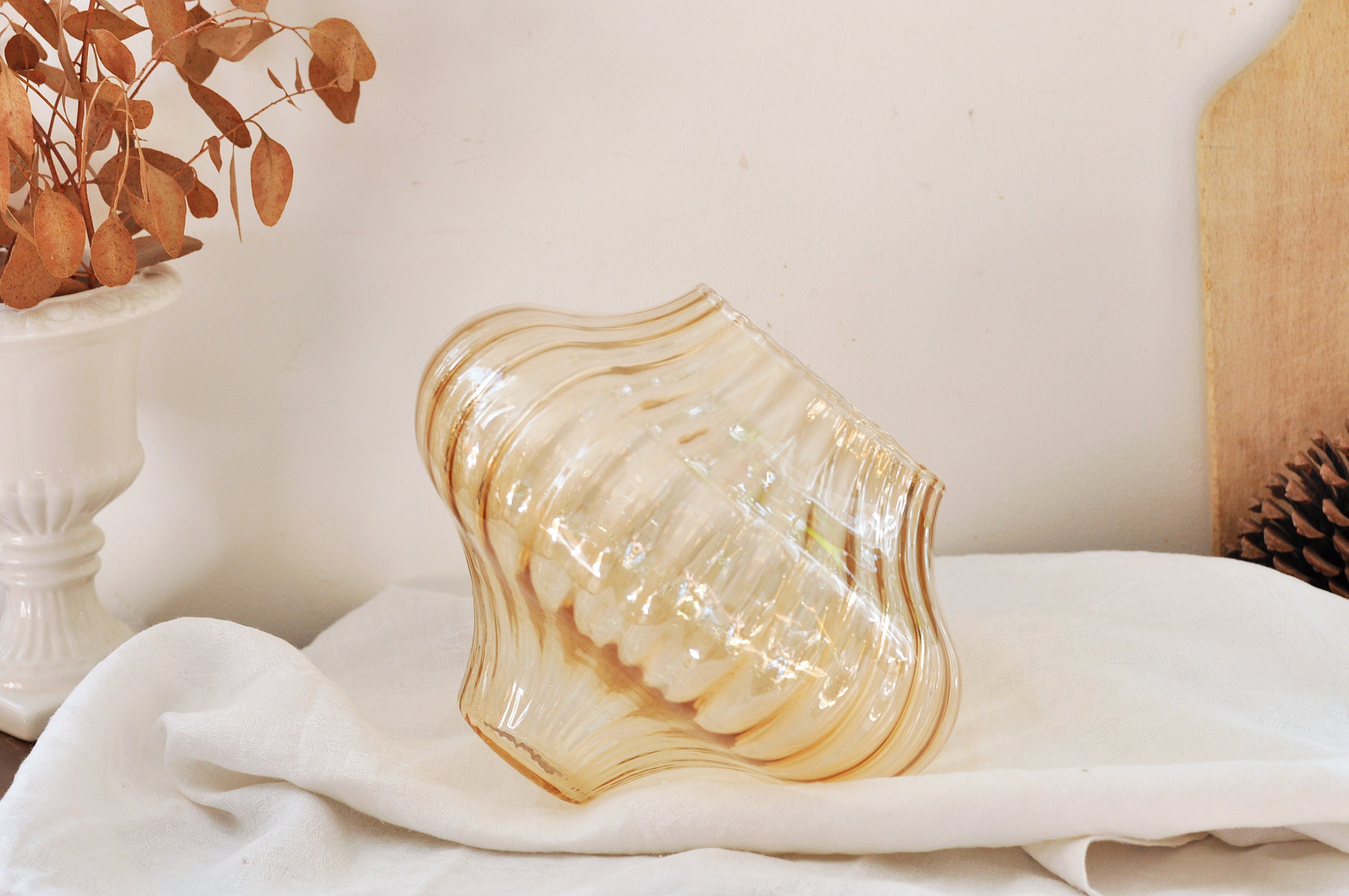 フランス製ヴィンテージレトロミッドセンチュリーアンバーガラスベル型