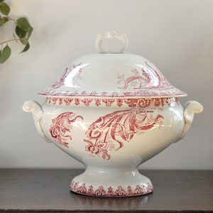 Français Antique 1900s Red Transferware Ironstone Soupière, Société Amandinoise &quot;Iris&quot; Pattern, Terre de Fer