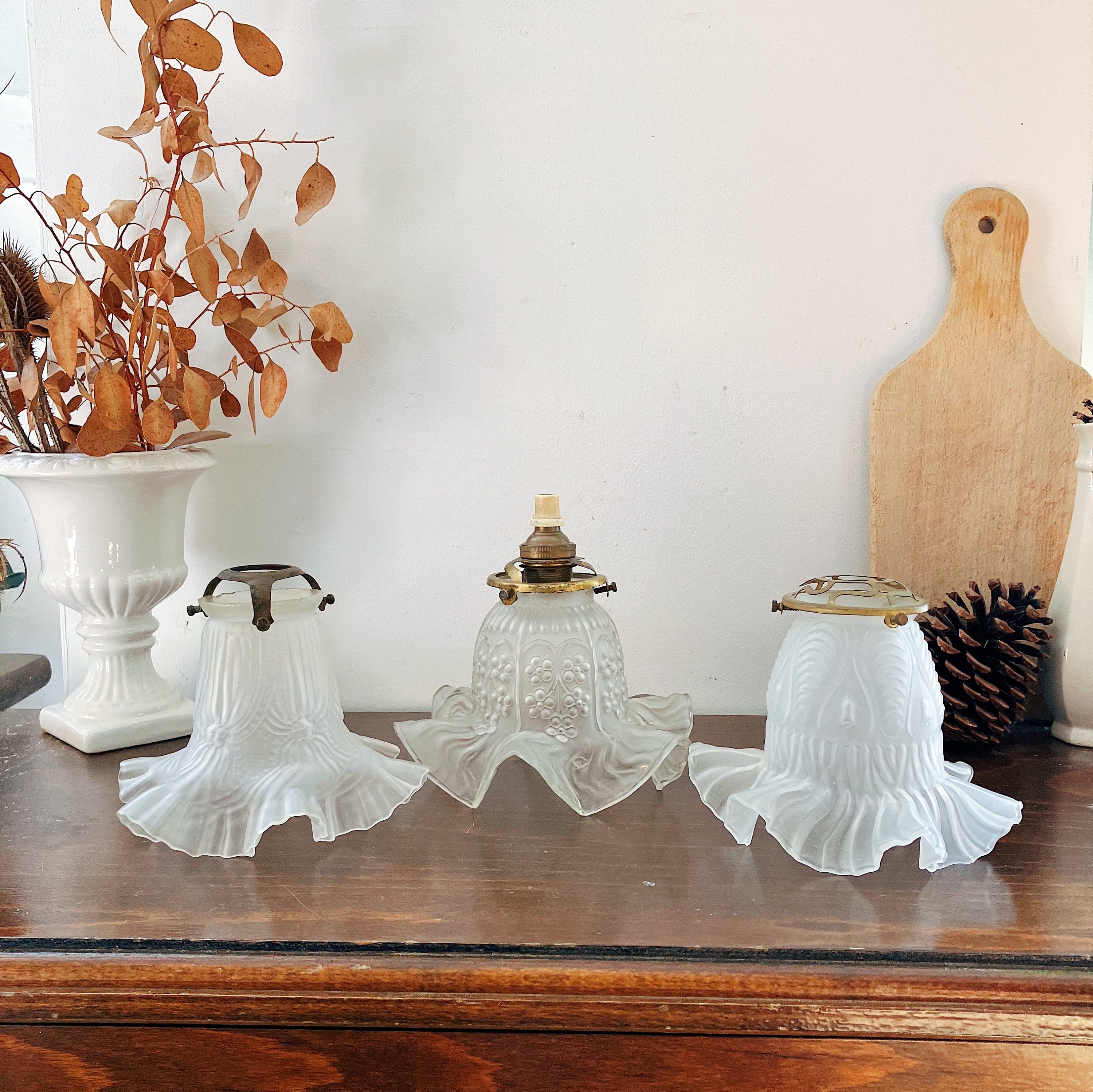 Frosted glass tulip lamp shade discount