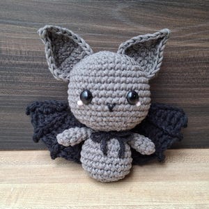 Padrão de crochê de morcego vampiro em miniatura, amigurumi de animal de Halloween (e-book em PDF)