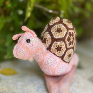 African Flower Snail Crochet Pattern , Amigurumi Animal Crochet PDF Ebook , Snail Doll Tutorial , Crochet Kids Toy Pattern