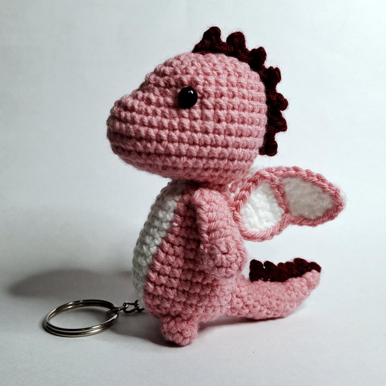 4インチのピンクドラゴンキーホルダーかぎ針編みPDFパターン、シンプル