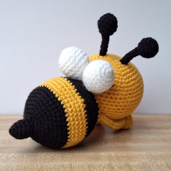 Ornements De Poupée En Forme D'abeille En Laine à Jambes Longues Tricotées Décoration De