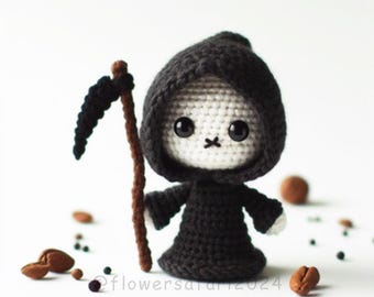 Tiny Gream Reaper Crochet Pattern , Amigurumi Mini Halloween Spooky Witchy Crochet PDF Ebook , Beginners Goth Crochet Kids Toy Pattern
