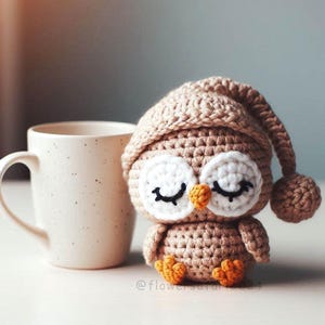 眠そうなフクロウのかぎ針編みパターン、あみぐるみクリスマス森の動物鳥のかぎ針編みPDF電子書籍、初心者向け小さなかぎ針編みの子供用おもちゃのパターン