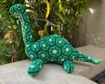 Patrón de ganchillo Dino flor africana, Amigurumi Brontosaurus libro electrónico PDF de ganchillo, Plaza de la abuela dinosaurio, Patrón de juguete para niños de ganchillo