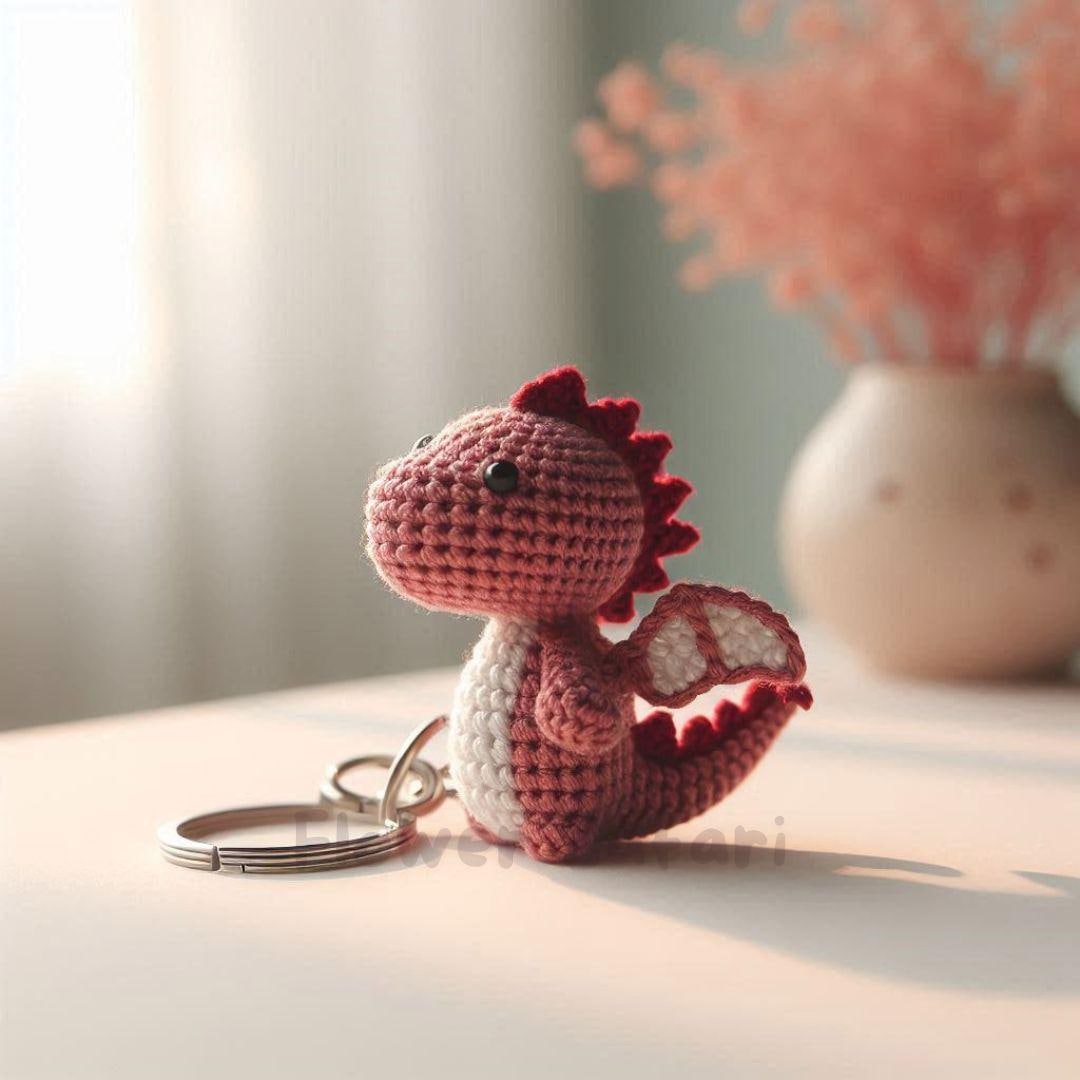 4インチのピンクドラゴンキーホルダーかぎ針編みPDFパターン、シンプル