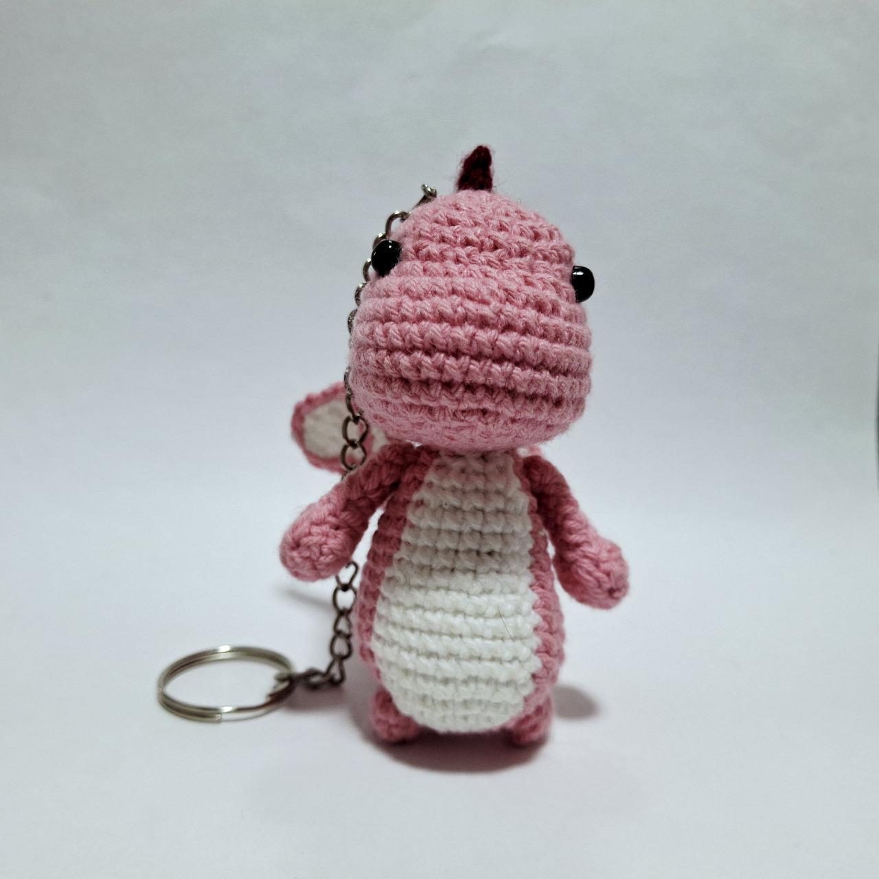 4インチのピンクドラゴンキーホルダーかぎ針編みPDFパターン、シンプル
