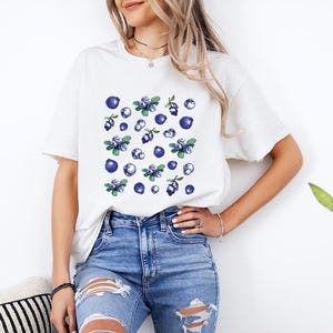 Blueberries Shirt, Blueberry Tshirt, Summer Shirt, Cottagecore Berries Aesthetic Tee, Fruit Aesthetic Botanical Tee For Women