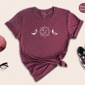 Celestial Sun Moon Stars Tee: Boho Mystic Shirt imagem 3
