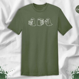 Reading Ghosts Halloween Shirt: Cute Book Lover Spooky Tee immagine 7
