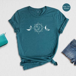 Celestial Sun Moon Stars Tee: Boho Mystic Shirt imagem 2