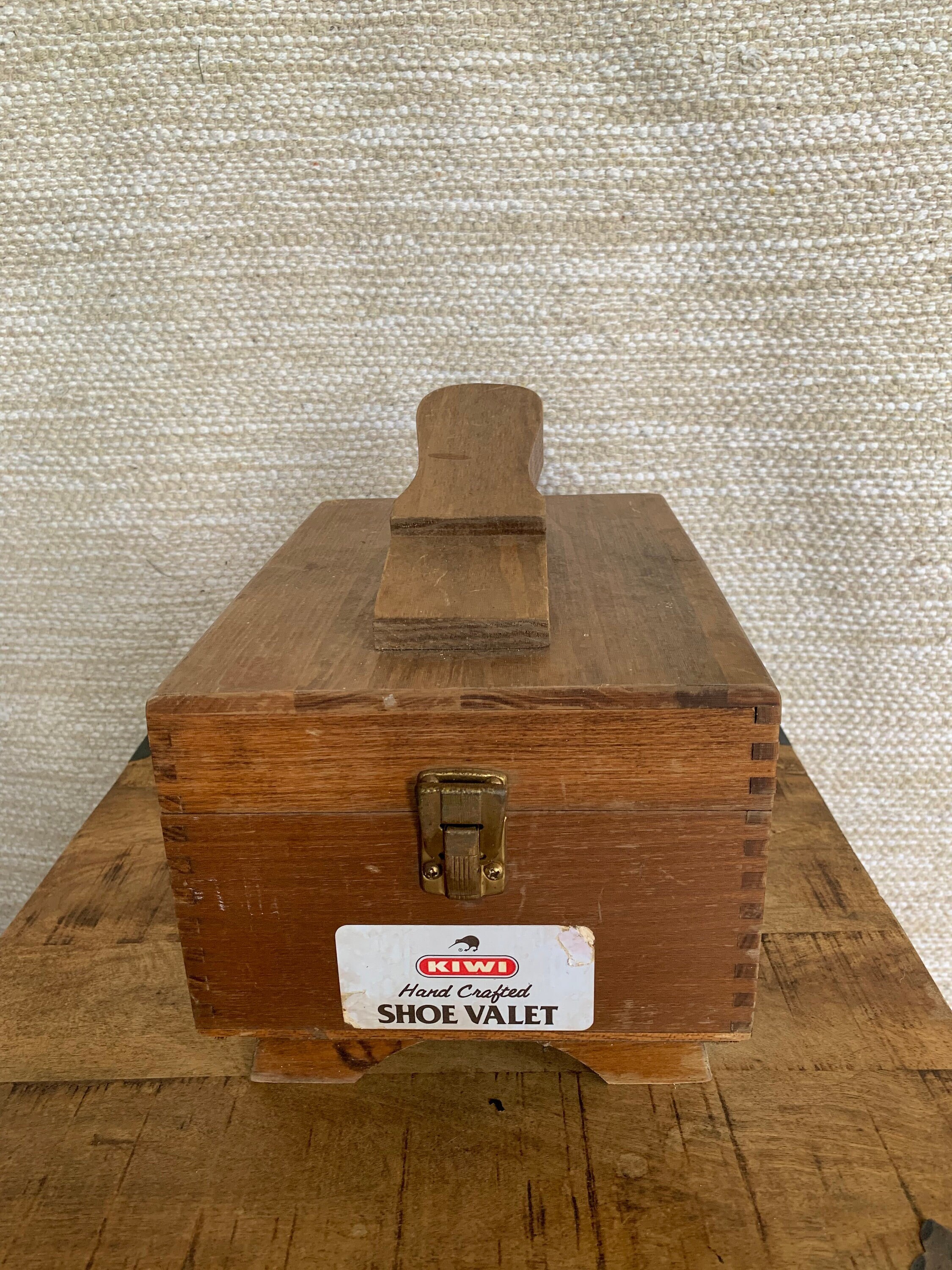 Kiwi handcrafted shoe valet shop